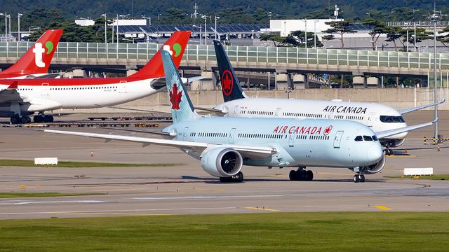 C-FKSV::Air Canada